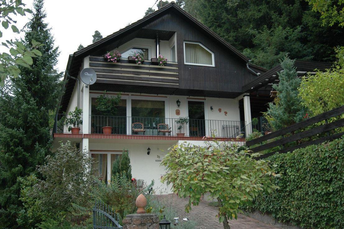 Esthal